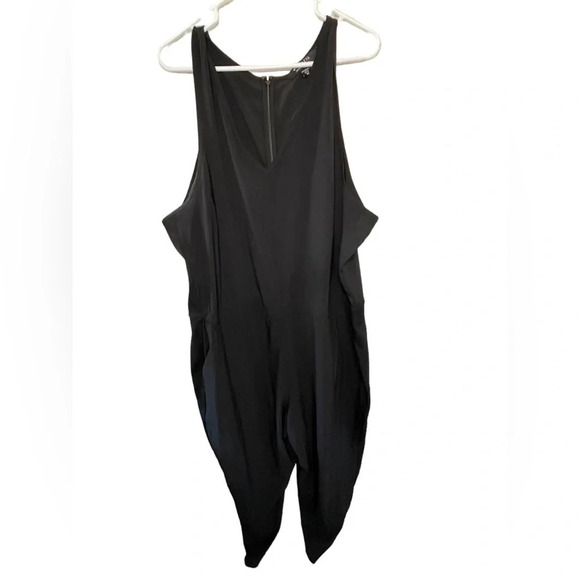 ATHLETA Brooklyn Black Sleeveless Jumpsuit Women’s Size 22 Semi Fitted Ankle - Picture 2 of 9